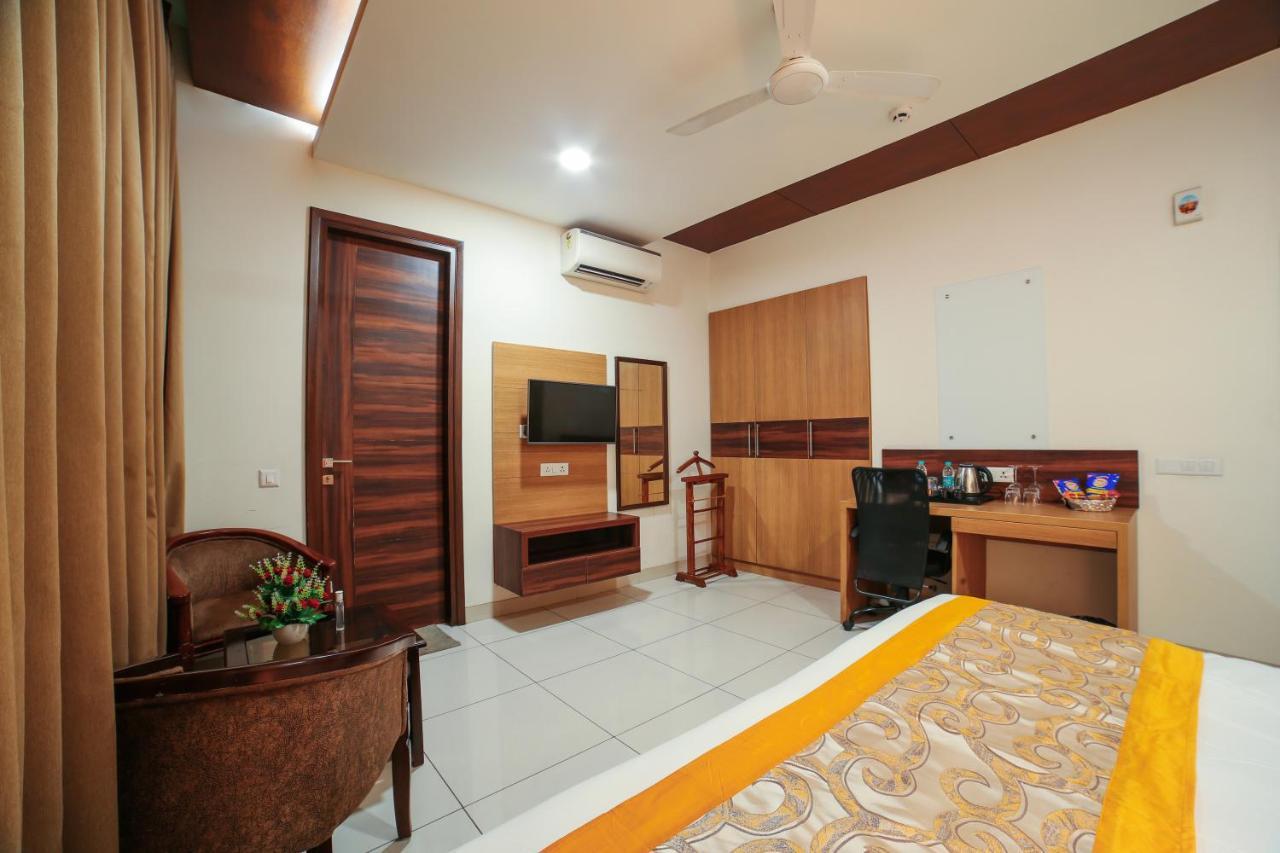 Hotel Grand Regency By Jmd Group Near Delhi Igi Airport 뉴델리 외부 사진